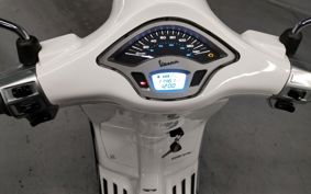 VESPA PRIMA BEIGE RA125 M8210
