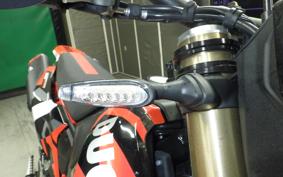 DUCATI HYPERMOTARD 698 2025