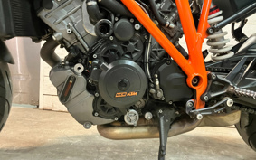 KTM 1290 SUPER DUKE R 2015 V3940