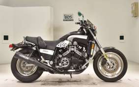 YAMAHA VMAX 2000