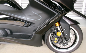 YAMAHA T-MAX 560 A TECHMAX 2025 SJ21J