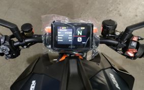 KTM 1290 SUPER  DUKE R V3940