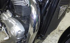 TRIUMPH BONNEVILLE T100 2020
