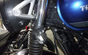 TRIUMPH STREET TWIN 2022