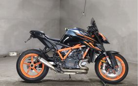 KTM 1290 SUPER  DUKE R V3940