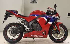HONDA CBR600RR 2025 PC40