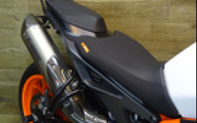 KTM 890 DUKE R 2021 TU940