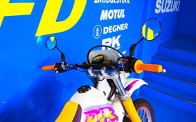SUZUKI DR250 R SJ45A