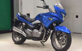 SUZUKI GSR250S