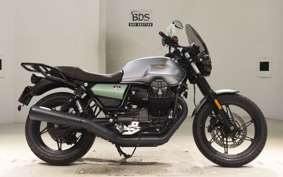MOTO GUZZI V7 STONE 2 2022
