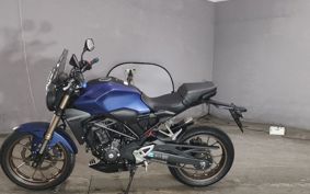 HONDA CB250R MC52