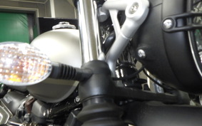 TRIUMPH STREET SCRAMBLER 2021