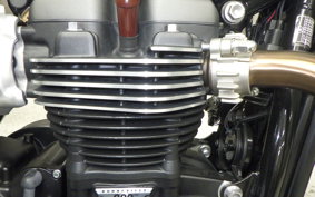 TRIUMPH STREET TWIN 2022