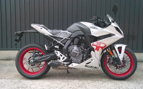 SUZUKI GSX-8R EM1AA
