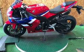 HONDA CBR1000RR-R FB 2024 SC82