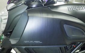 DUCATI DIAVEL 2015