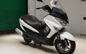 SUZUKI SKYWAVE 200 (Burgman 200)