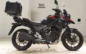 SUZUKI Vｽﾄﾛｰﾑ250 2020