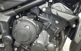 TRIUMPH TRIDENT 660 2023