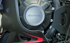 HONDA CBR650R E-Clutch 2025 RH17
