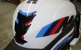 BMW M1000R 2025