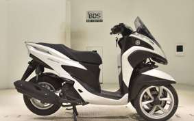 YAMAHA TRICITY 125 1997 SE82J
