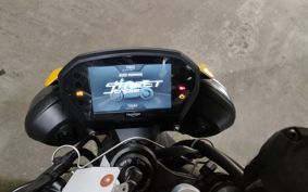 TRIUMPH STREET TRIPLE RS HDA614