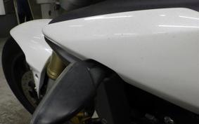 TRIUMPH STREET TRIPLE 85 2013