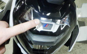 BMW M1000R 2023