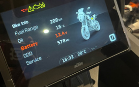 KTM 1290 SUPER ADVENTURE S 2024 V7940