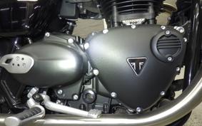 TRIUMPH BONNEVILLE T100 2022