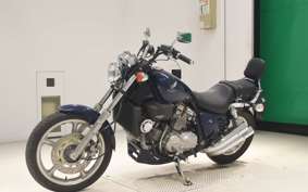 HONDA V45 MAGNA 1989 RC28