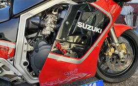 SUZUKI GSX-R750 1987 GR71G