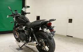 TRIUMPH STREET TWIN 2019