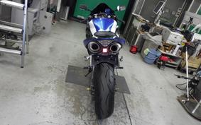 YAMAHA YZF-R1 2005