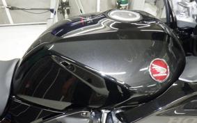 HONDA CB1300SB SUPER BOLDOR 2025 SC54