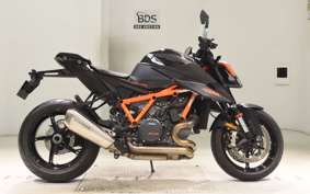 KTM 1290 SUPER DUKE R 2021