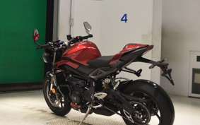 TRIUMPH STREET TRIPLE RS 2025
