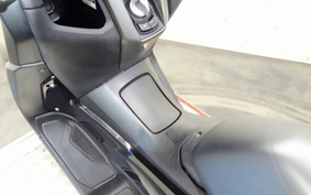 YAMAHA N-MAX SEG6J