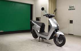 HONDA EM1 e: 2022 EF16