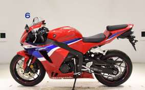 HONDA CBR600RR 2025 PC40