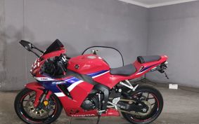 HONDA CBR600RR 2024 PC40