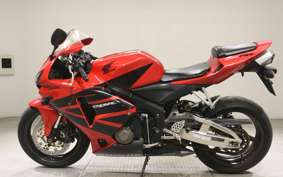HONDA CBR600RR GEN 2 2005 PC37