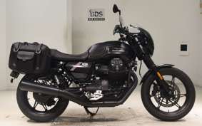 MOTO GUZZI V7 STONE 2022