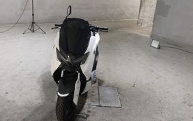 YAMAHA N-MAX 125