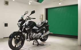 SUZUKI GSR250