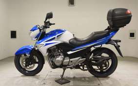 SUZUKI GSR250 2007