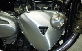 TRIUMPH BONNEVILLE T120 2025