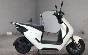 HONDA EM1 e: EF16