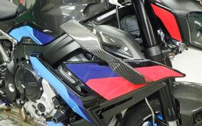 BMW M1000R 2025